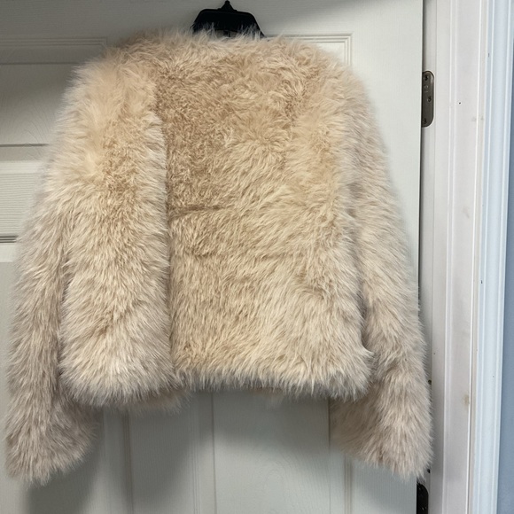 NEW!! Dusky Beige Highlights Creamy White Fox Fur Cropped Long Sleeve Fur Jacket - Picture 7 of 16